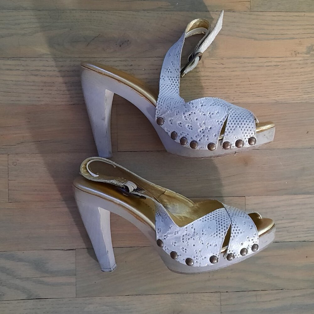 Cynthia Vincent White Snakeskin wood Platform Heels size 8